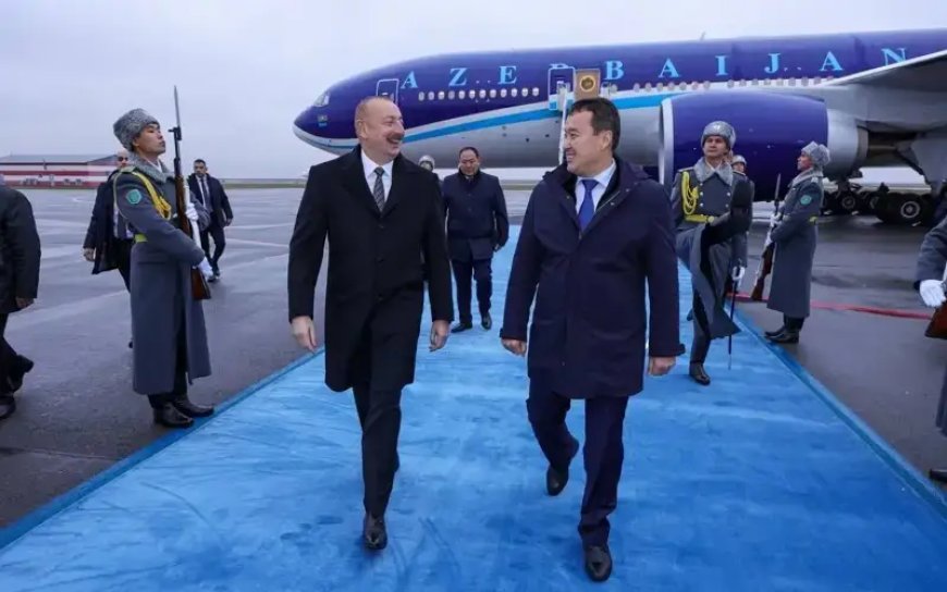Смайылов Астана әуежайында Әзірбайжан президентін күтіп алды