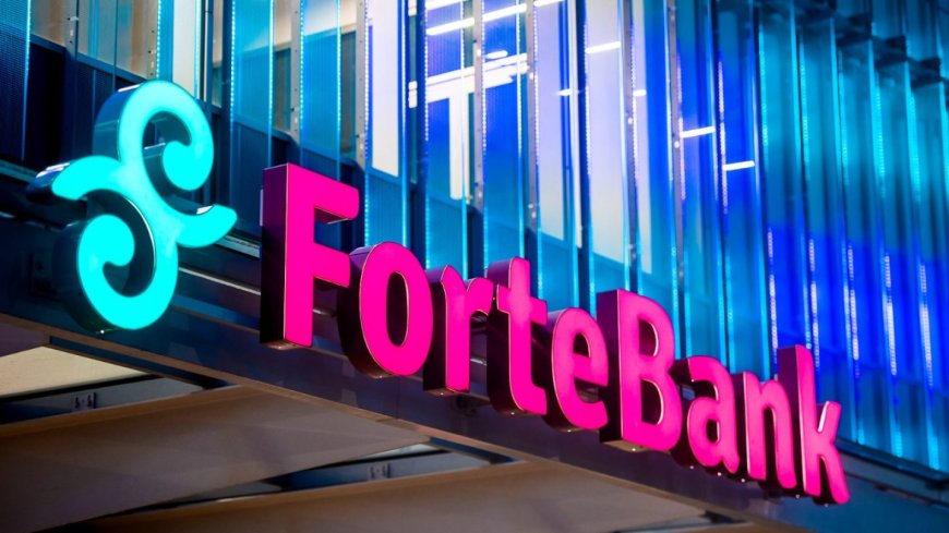«Forte bank» орыстандыру саясатын жасап жатыр»: банктың экс-қызметкері мәлімдеме жасады (ВИДЕО)