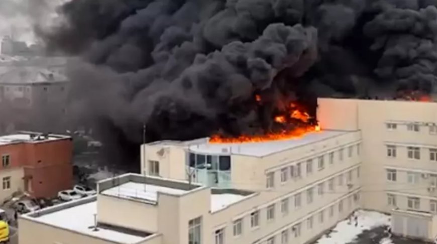 Ресейде ауруханадан өрт шығып, адамдар терезеден секірген (ВИДЕО)